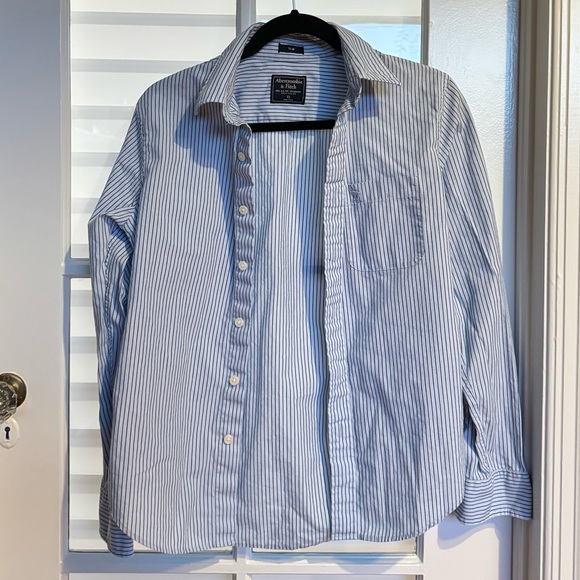 Abercrombie & Fitch Slim Button Down Blue Striped Men's XS Shirt - Picture 1 of 2